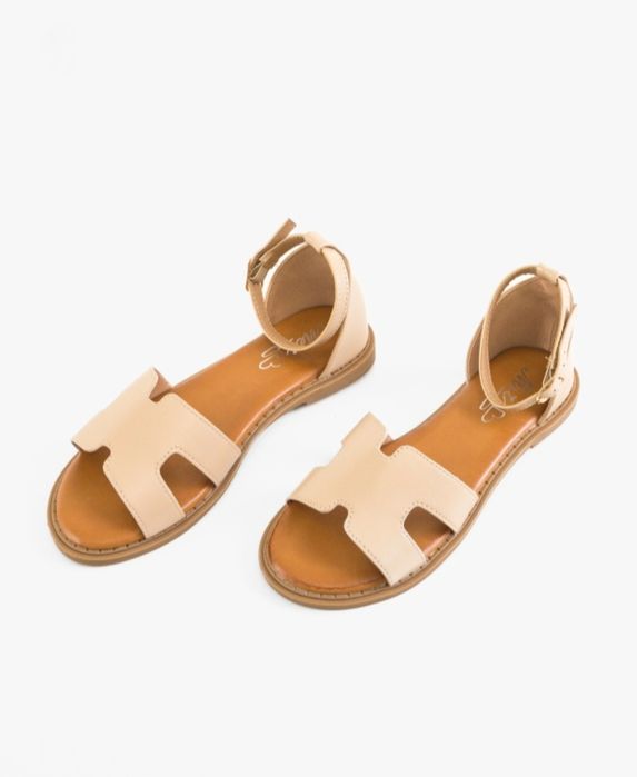 Vând Sandale bej mărimea 37