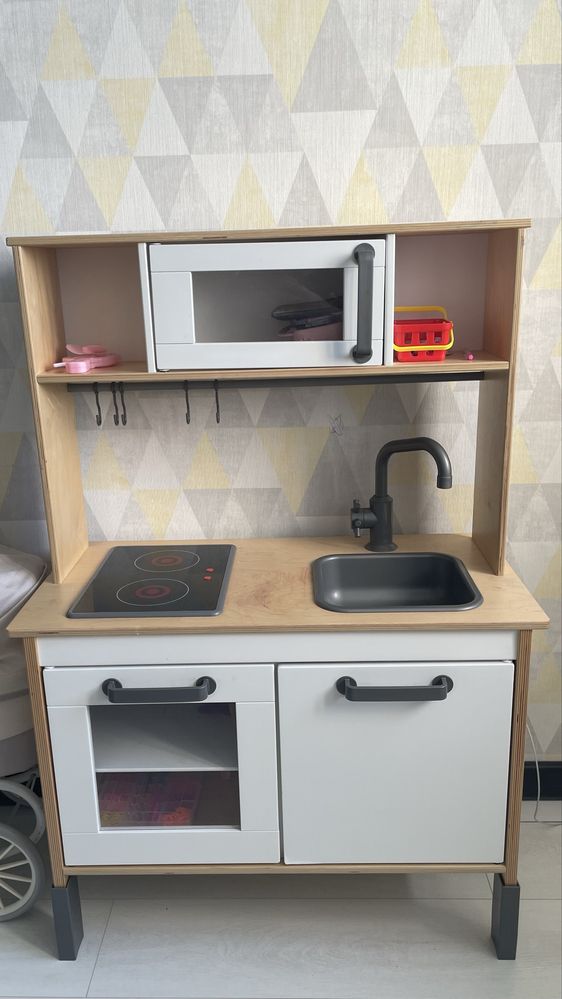Продам детскую кухню Икеа