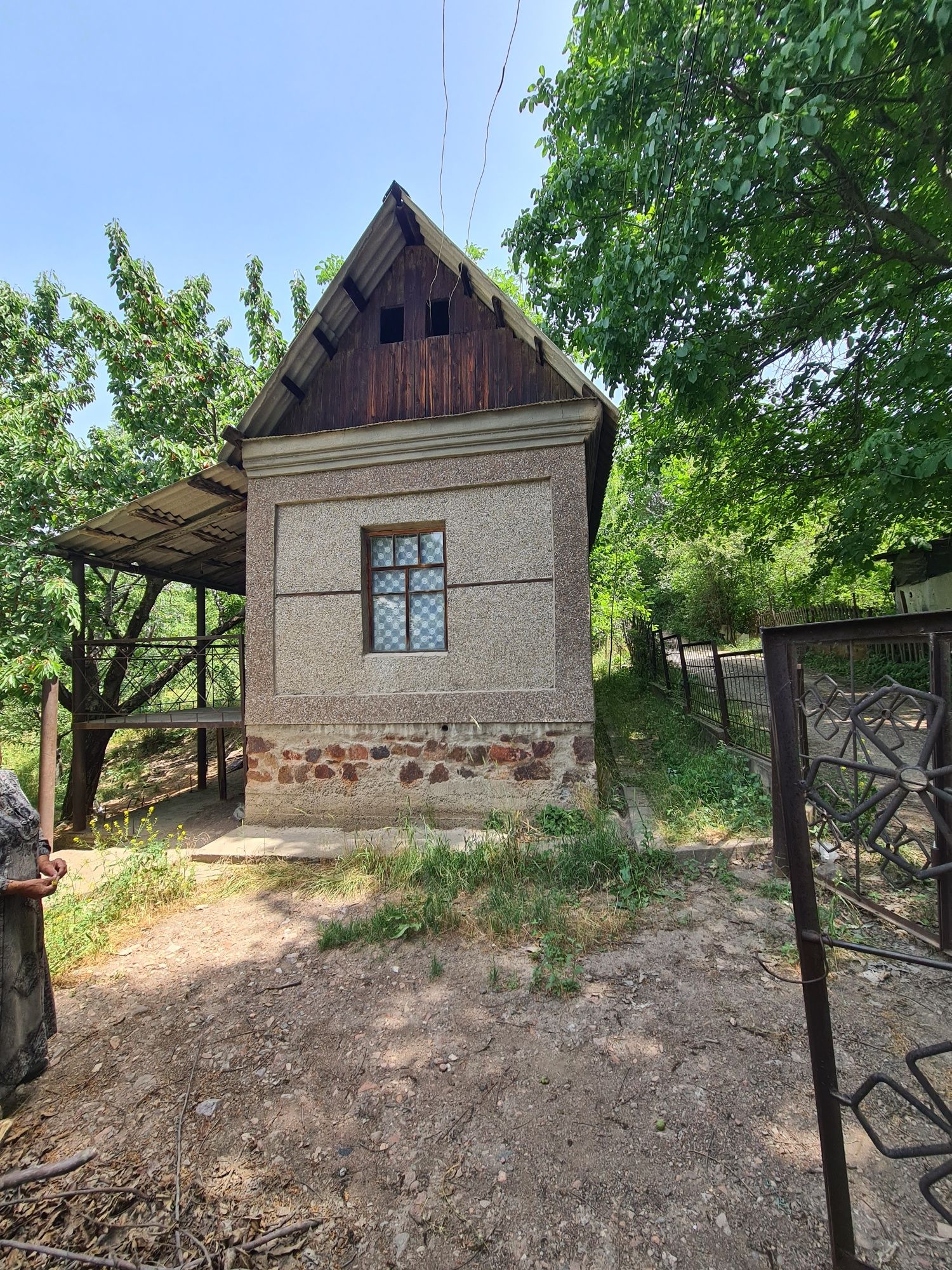 Dacha sotiladi yangiobod angren
