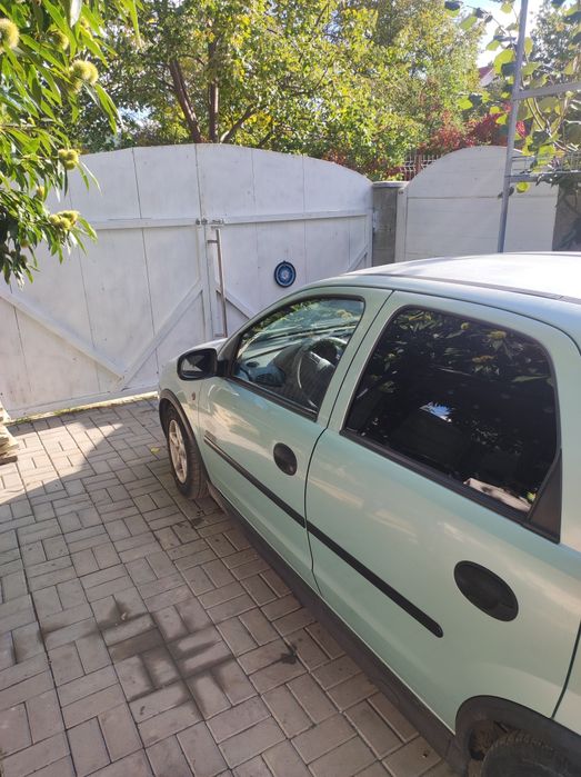 Vând Opel CORSA c 12 benzina