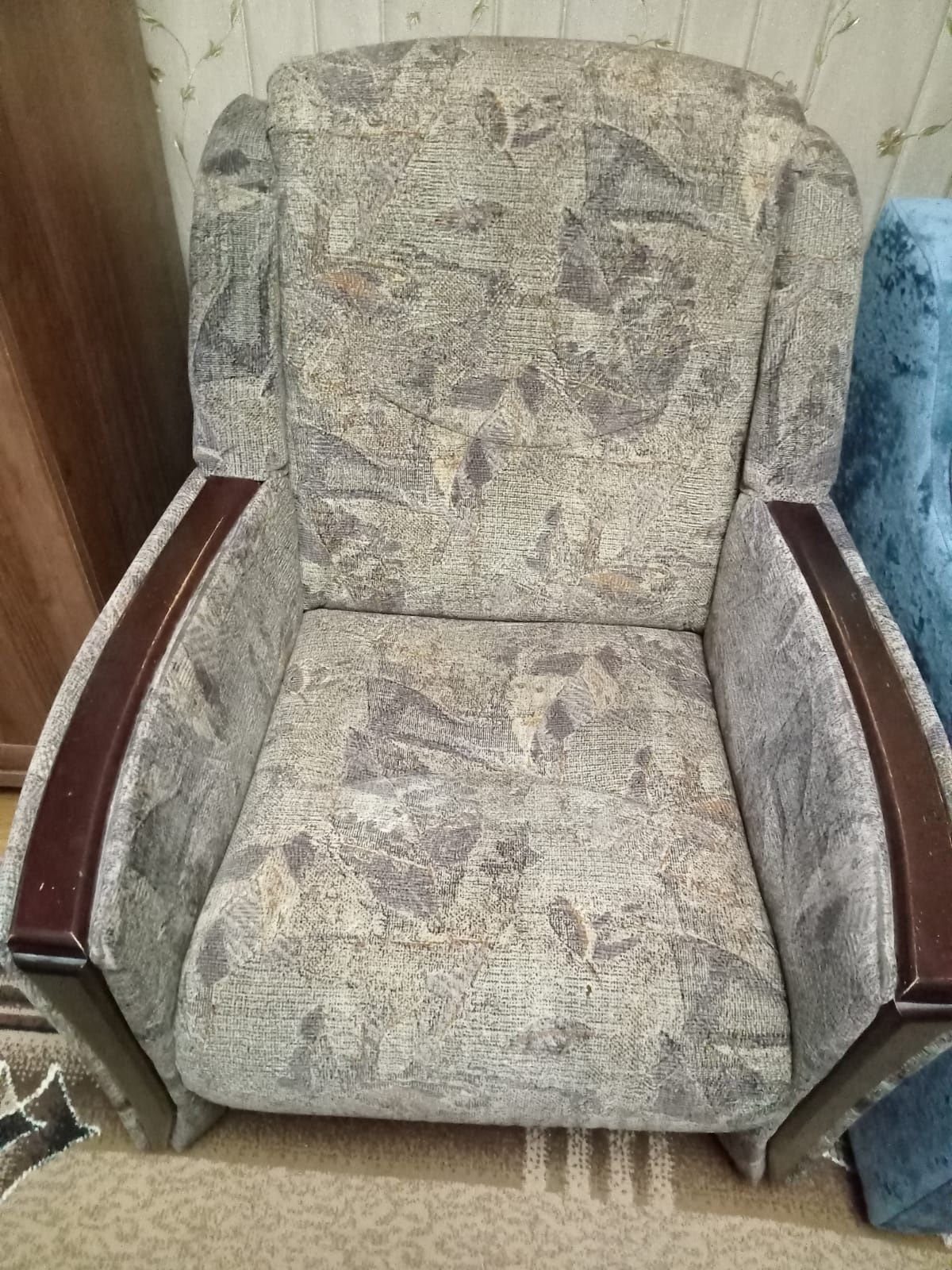 Мебель  мягкая два кресла