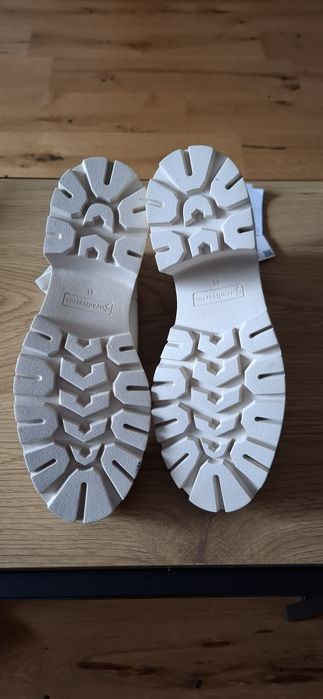 Ghete botine cu toc gros Stradivarius