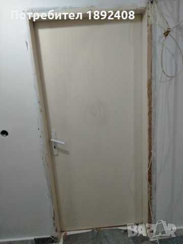 Интериорни врати с брави