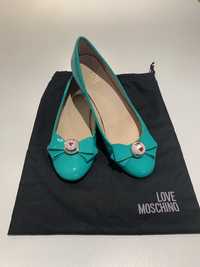 Нови обувки - бижу Love Moschino