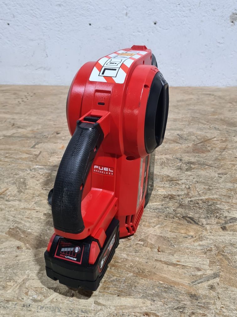 Aspirator de praf fuel Milwaukee M18 FCVL