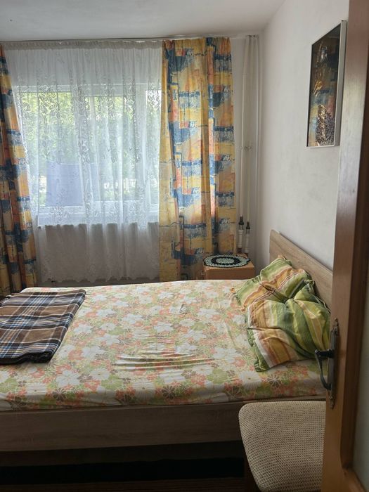 Închiriez garsoniera irb