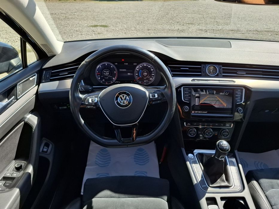 Volkswagen Passat B8 150 cp 6+1 trepte Panoramic Bord Digital Full LED