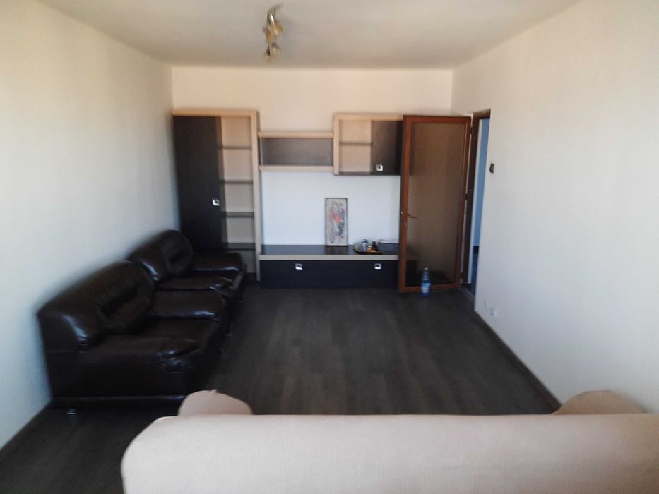 Proprietar închiriez Apartament decomandat 3 camere Lăpuș Mall Electro