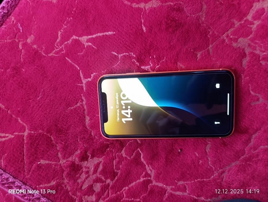 Продам айфон 17р