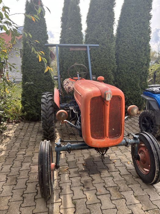 Tractor Fiat 211