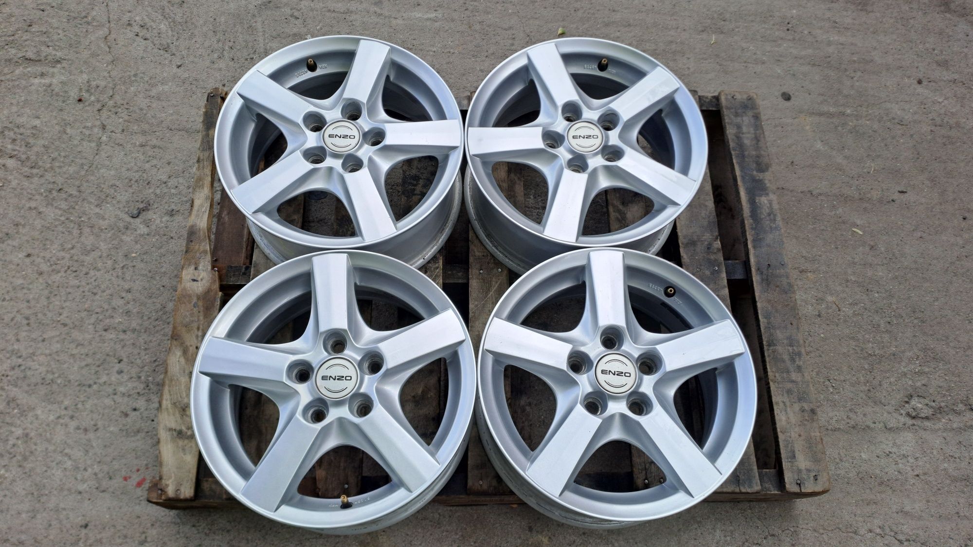 15" 5X114.3mm Enzo, 5х114.3мм Немски Алуминиеви джанти