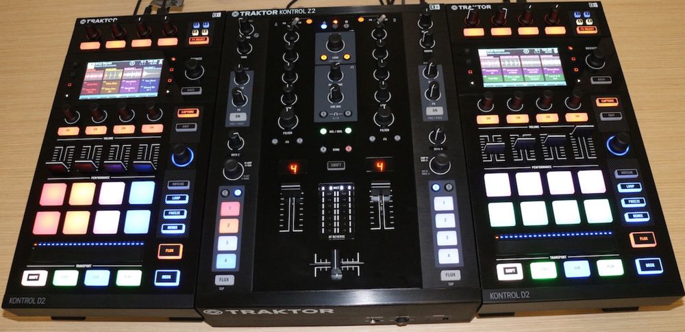 Traktor Z2 + D2 (mixer + controllere)