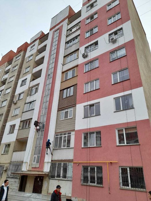 Альпинисты, высотники, установка кондиционера корзин, фасадные работы