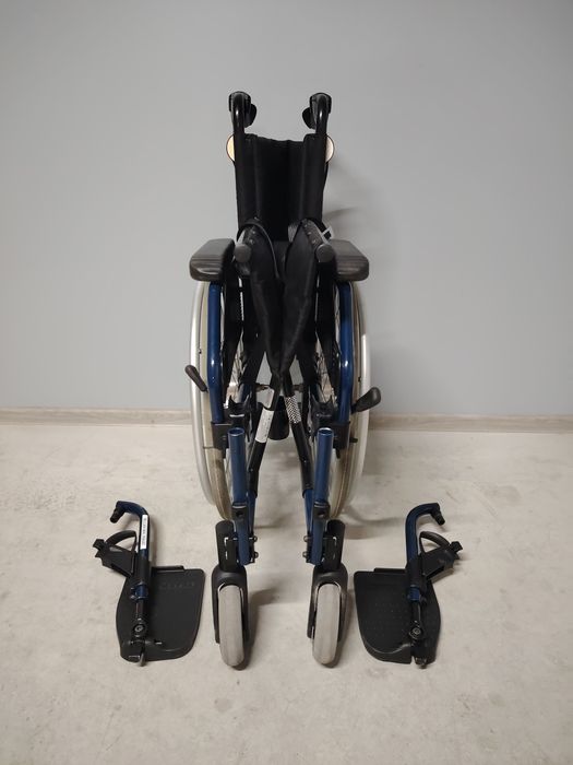 Carucior cu rotile/Fotoliu rulant  pentru persoane cu handicap.047