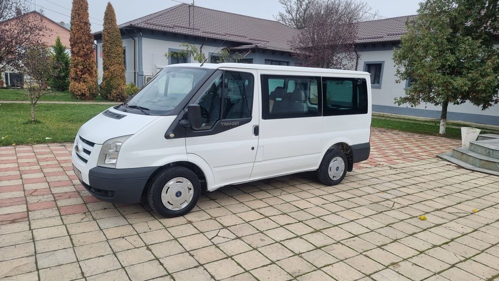 Vând Ford Transit 8+1 2.2 diesel 2009