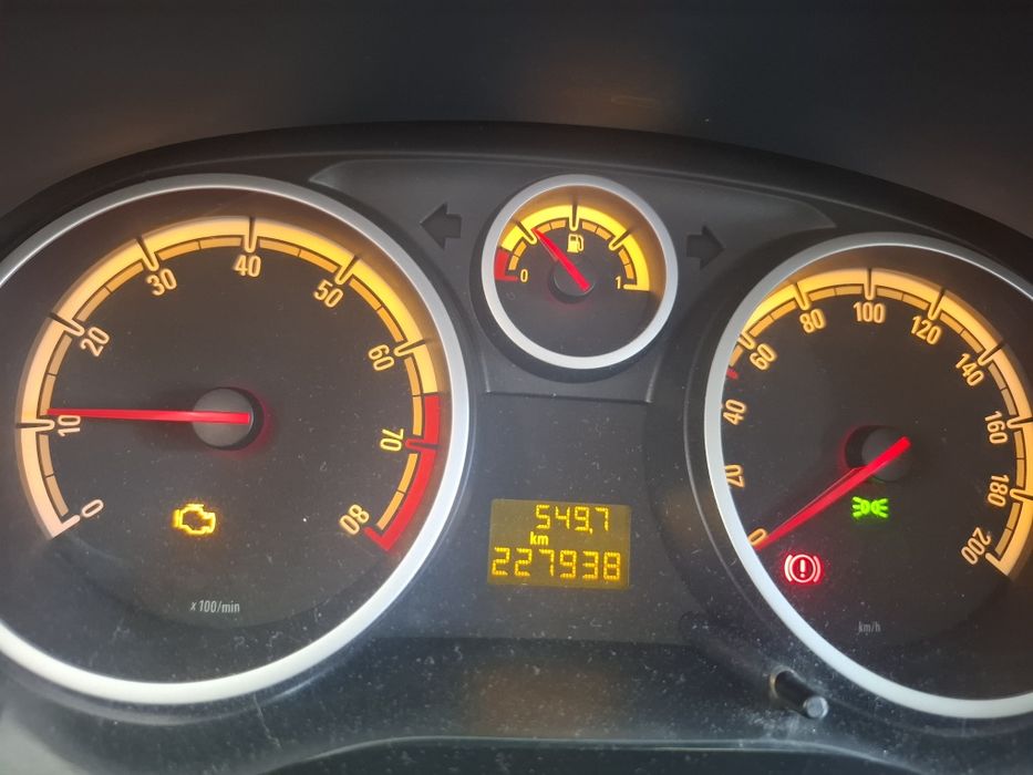 Vând opel corsa an 2009,1.0 benzină 1.450€ Preț negociabil!Mai multe d