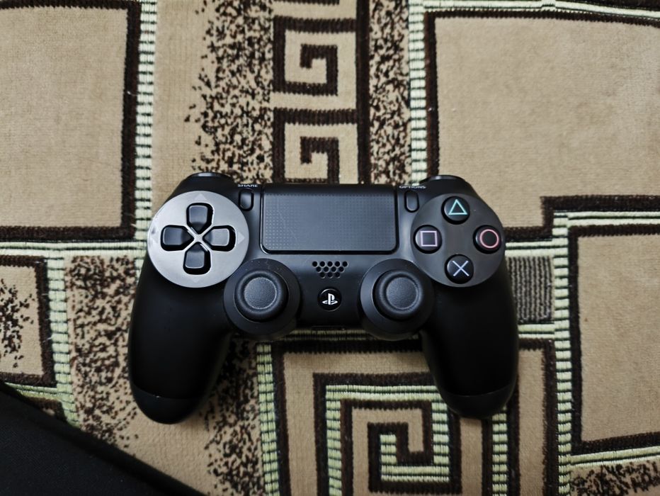 Продам PS4 геймпад (джойстик)