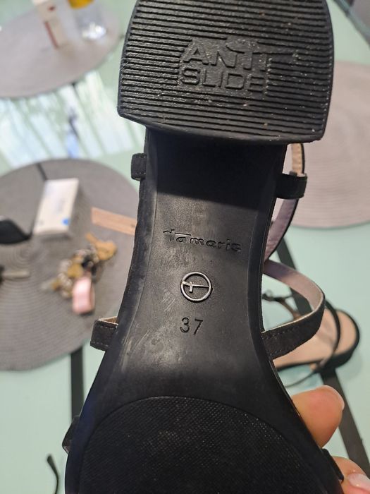 Сандали Tamaris.