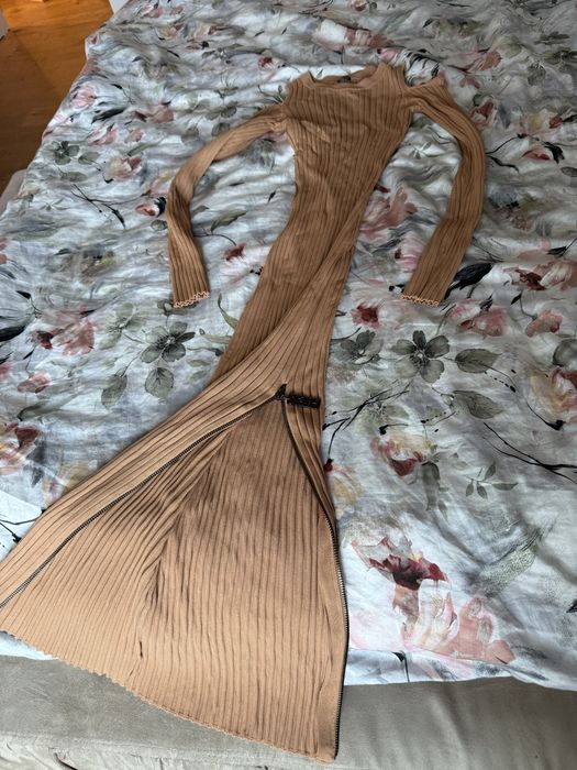 Рокля Gess по тялото