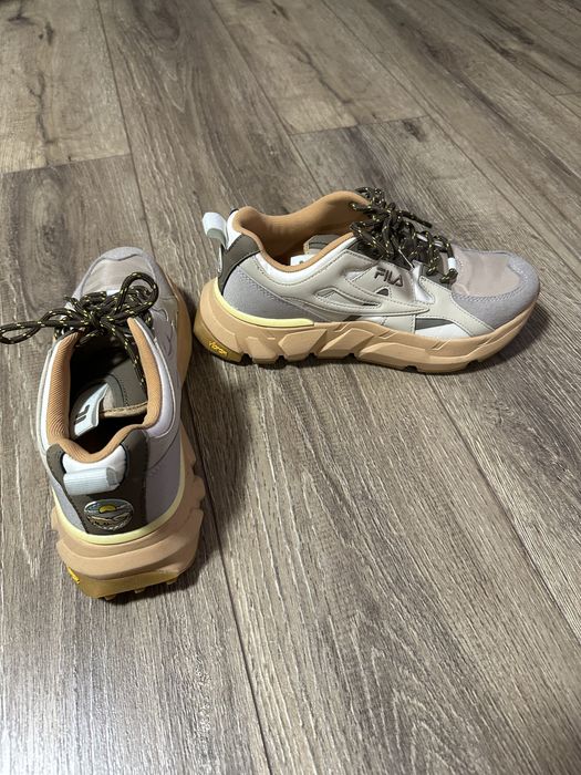 Маратонки FILA 39 номер