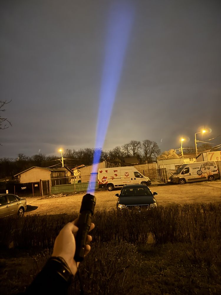 Lanterna puternica/Antishock 20000Lm Led cu Zoom-Cadou