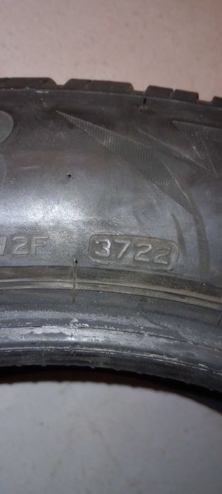 Зимни Гуми Bridgestone 215/60/17 - 2 броя