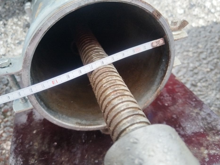 Carnațar  fier 30x12cm