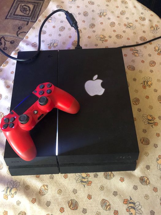 Ps4 500gb cu 1/2 manete