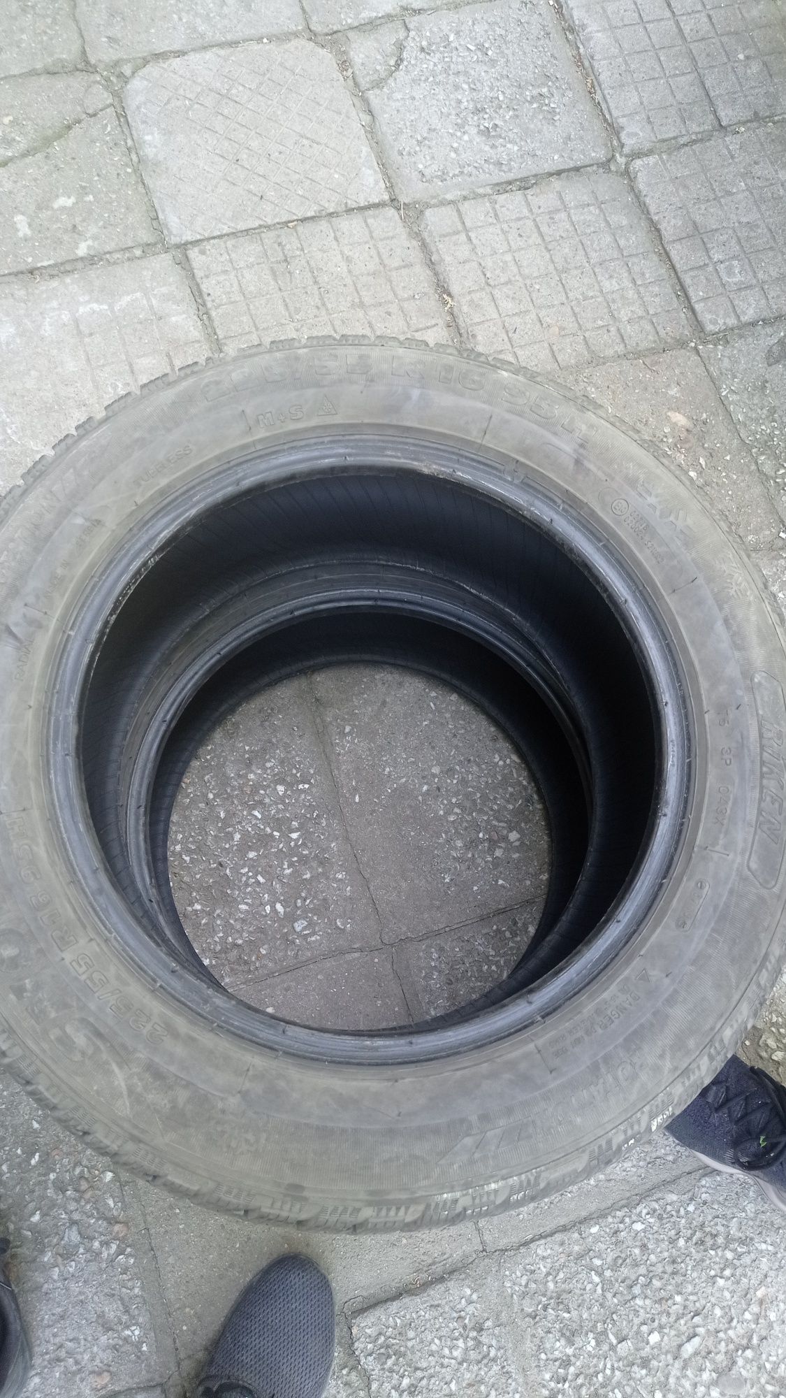 Зимни гуми 4бр двете riken 225 55 16