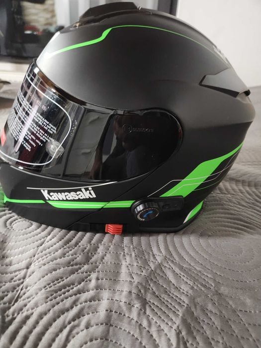 Casca moto cu Bluetooth.  Marca Leopard numarul L