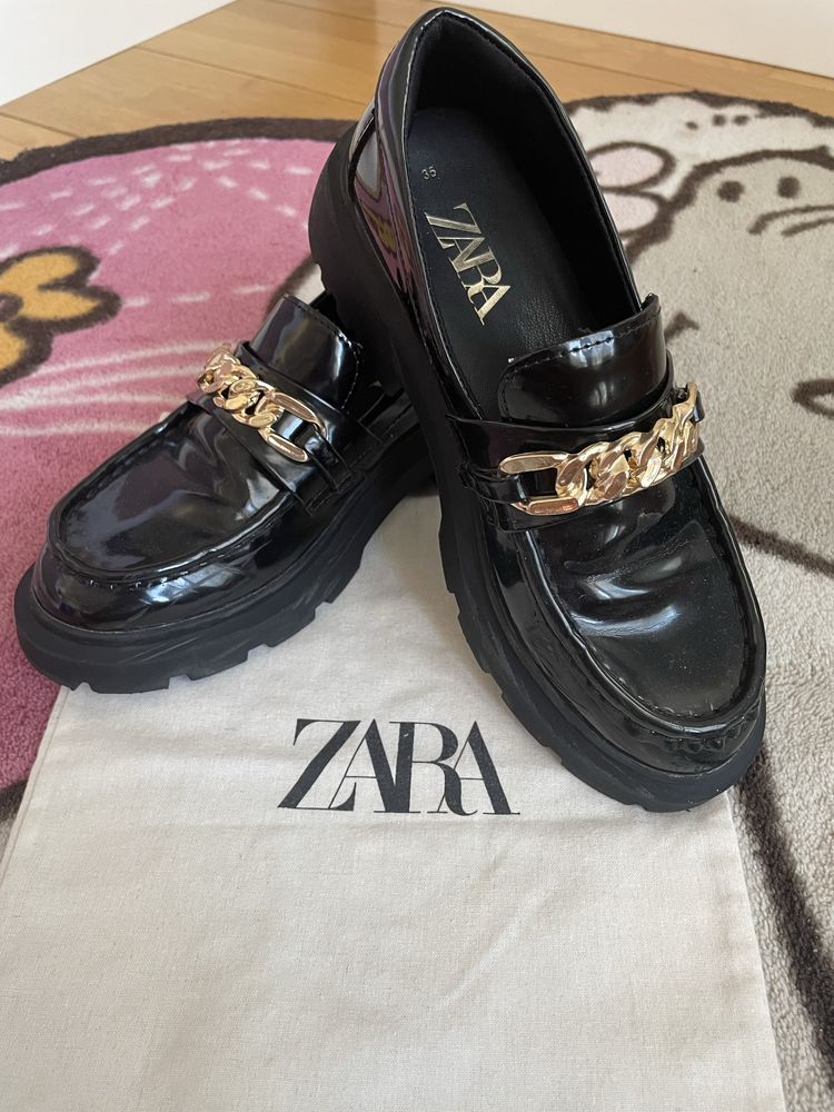 Лоуфъри на Zara черни