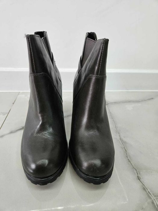 Дамски боти от естествена кожа  Geox