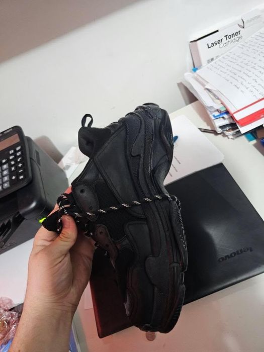 Vând balenciaga triple s originali