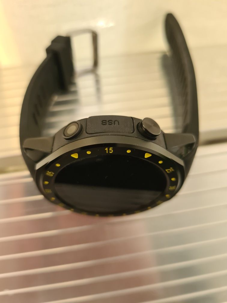 Smartwatch cu SIM si camera