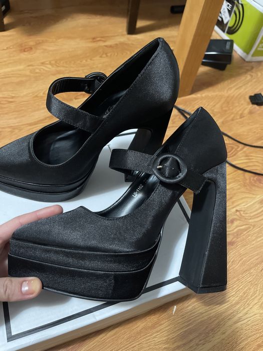 Pantofi cu platforma și toc gros