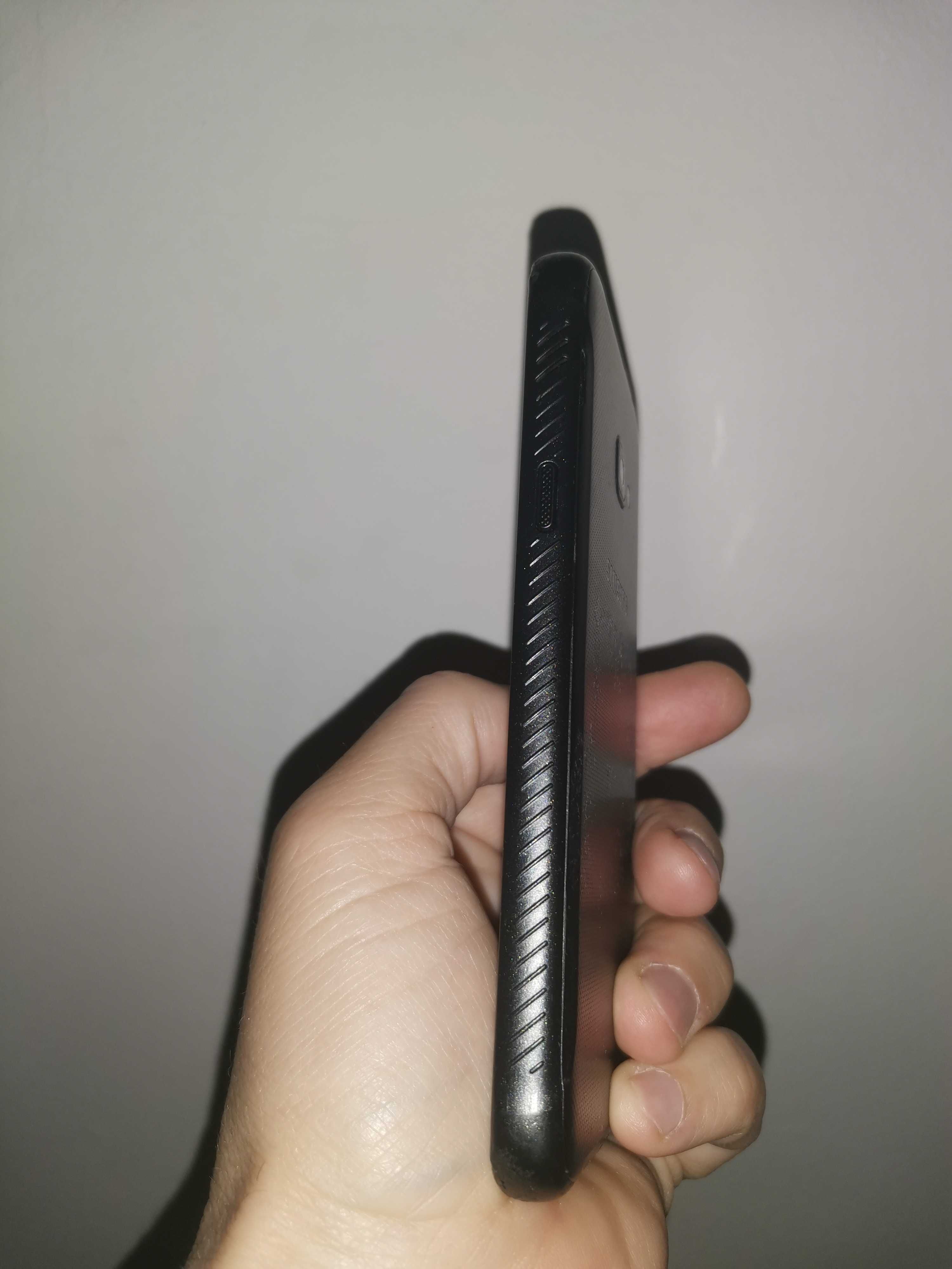 Влаго, прахово и удароустойчив Samsung Xcover 4