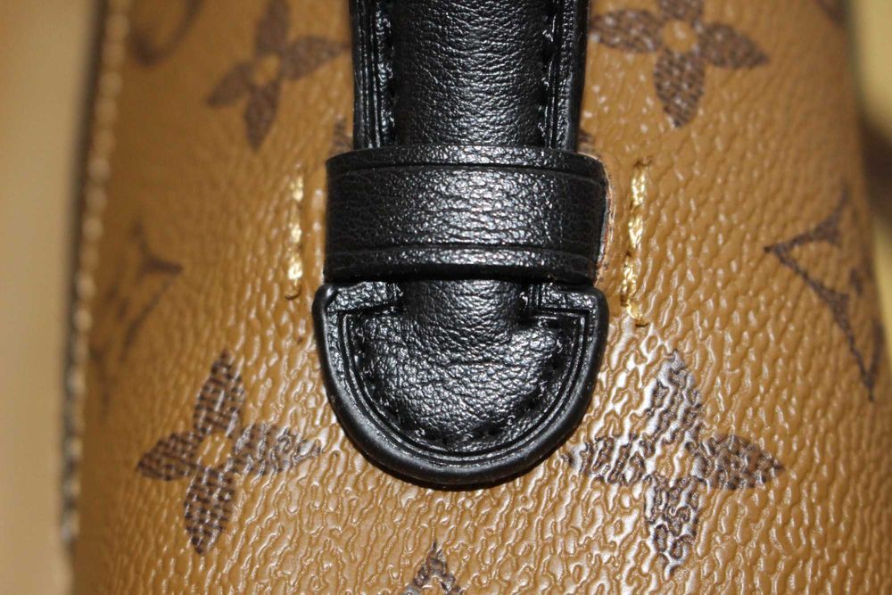 Дамската чанта Louis Vuitton Pochette Métis