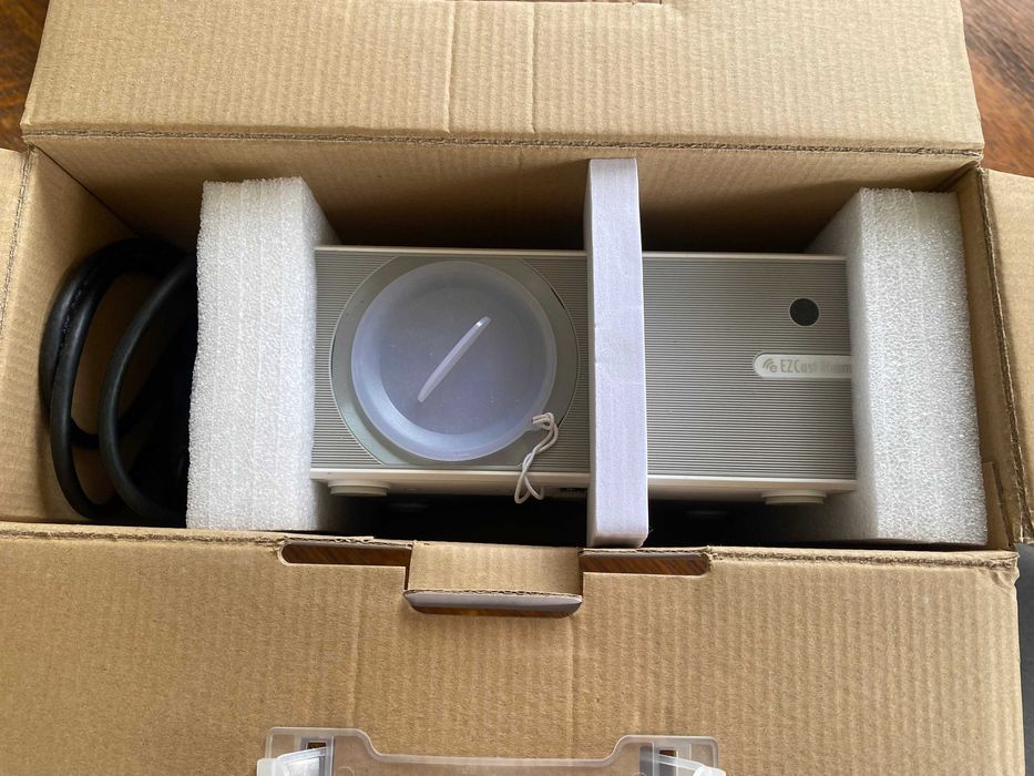 EZ Cast Beam H3 портативен проектор