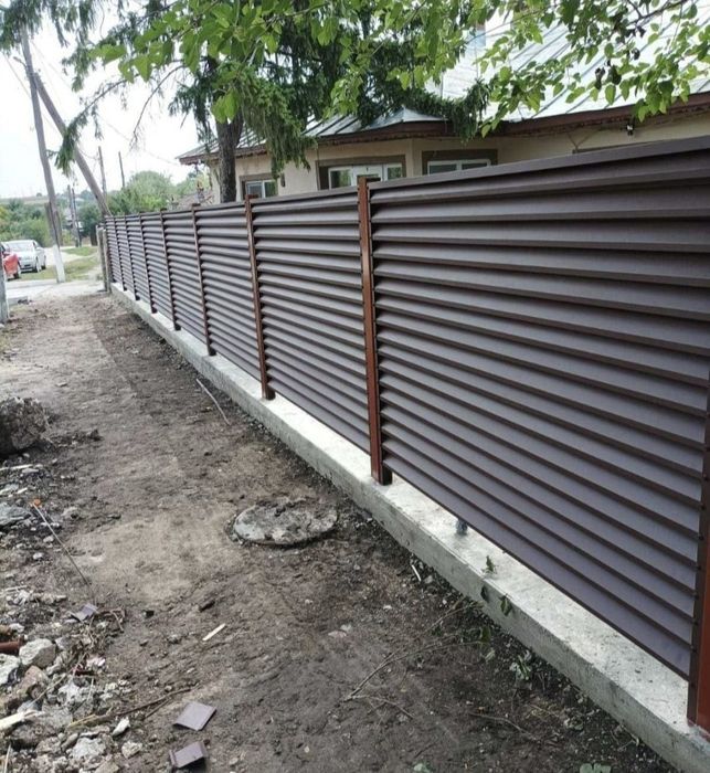 Garduri și porți metalice