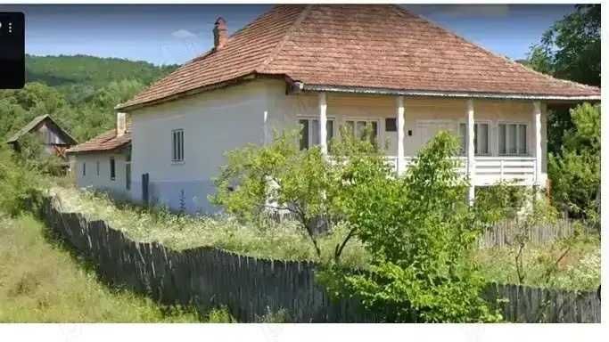 Vand casa si teren loc. Berlesti GORJ la cca 12 Tg. Carbunesti!