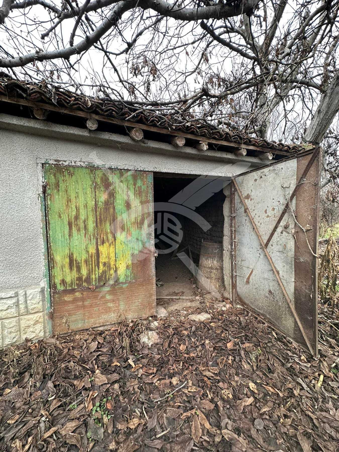 Къща с 2дка двор в Климент! 73840