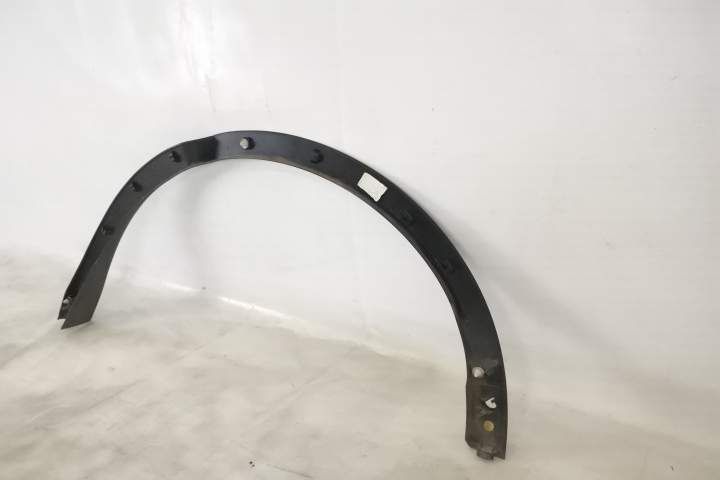 Ягуар Е-Пейс / Jaguar E-Pace Оригинален заден десен калобран (крило) в