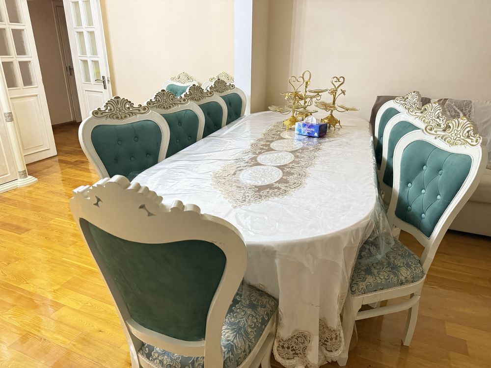 Всё для гостиной: Комод, Пеналы, диван и кресло, 1 стол и 12 стульев