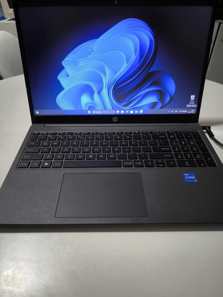 Laptop HP 250 G10