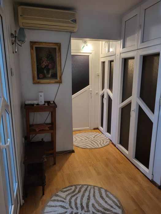 Închiriez apartament