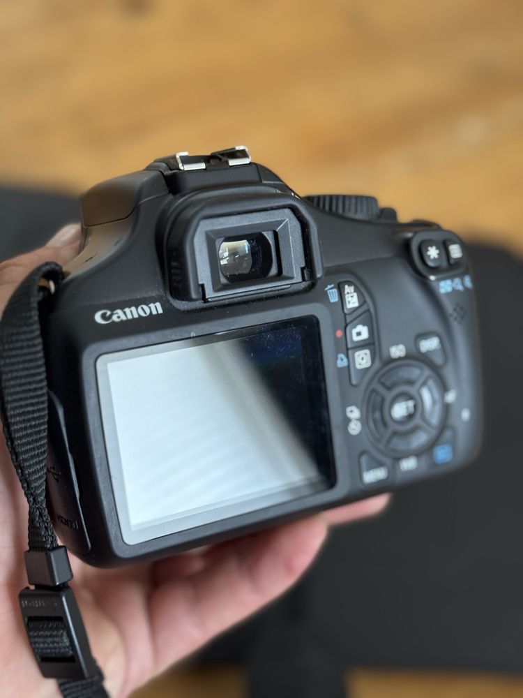 Canon EOS 1100D китов обектив Canon 18-55мм - ПЕРФЕКТЕН