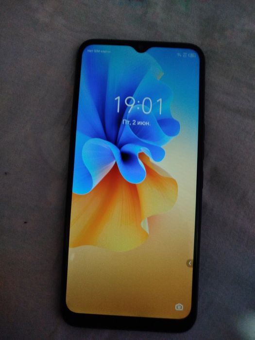 Tecno spark холати яхши тез ва арзон нархда сотилади