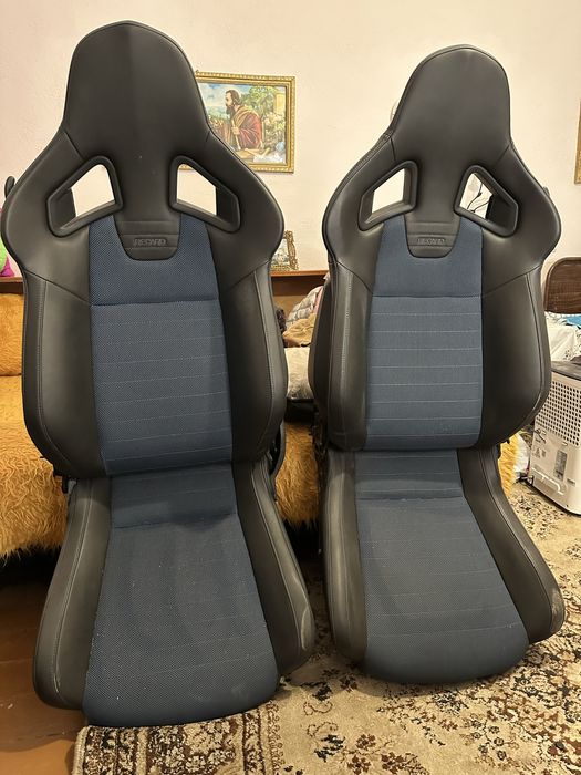 Рекаро седалки.