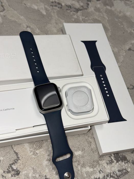 Продаю почти новые Apple Watch