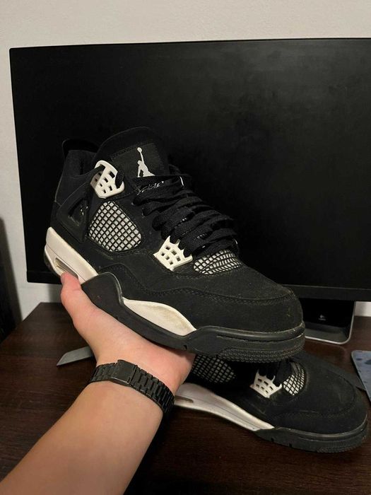 Vând Jordan 4 White Tunder